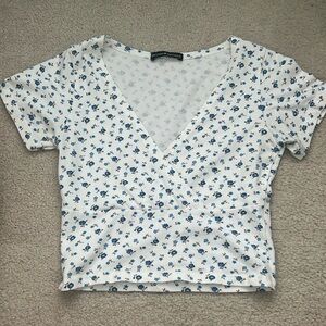 Brand new brandy melville floral shirt